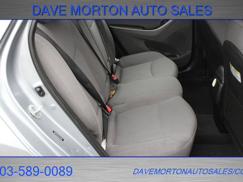 Used 2016 Hyundai Elantra SE image 16