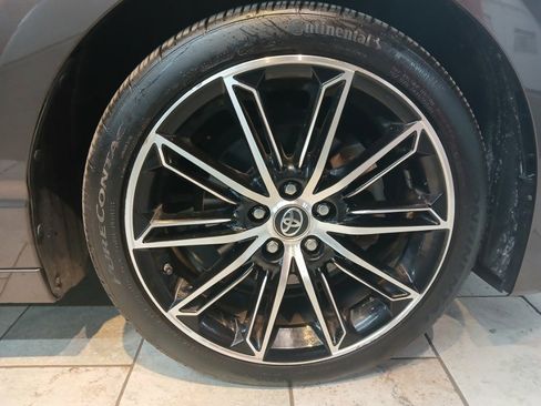 Used 2019 Toyota Avalon XSE image 31