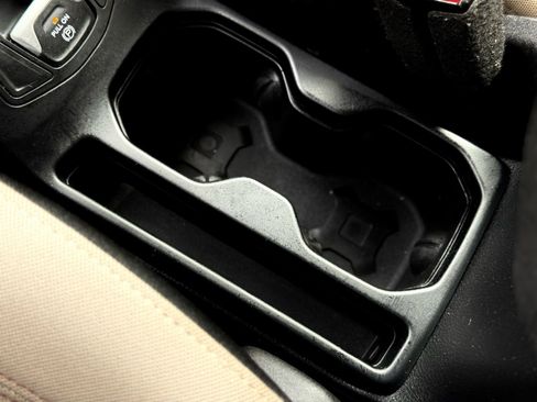 Used 2020 Jeep Renegade Sport w/ UConnect 7.0 Group image 45