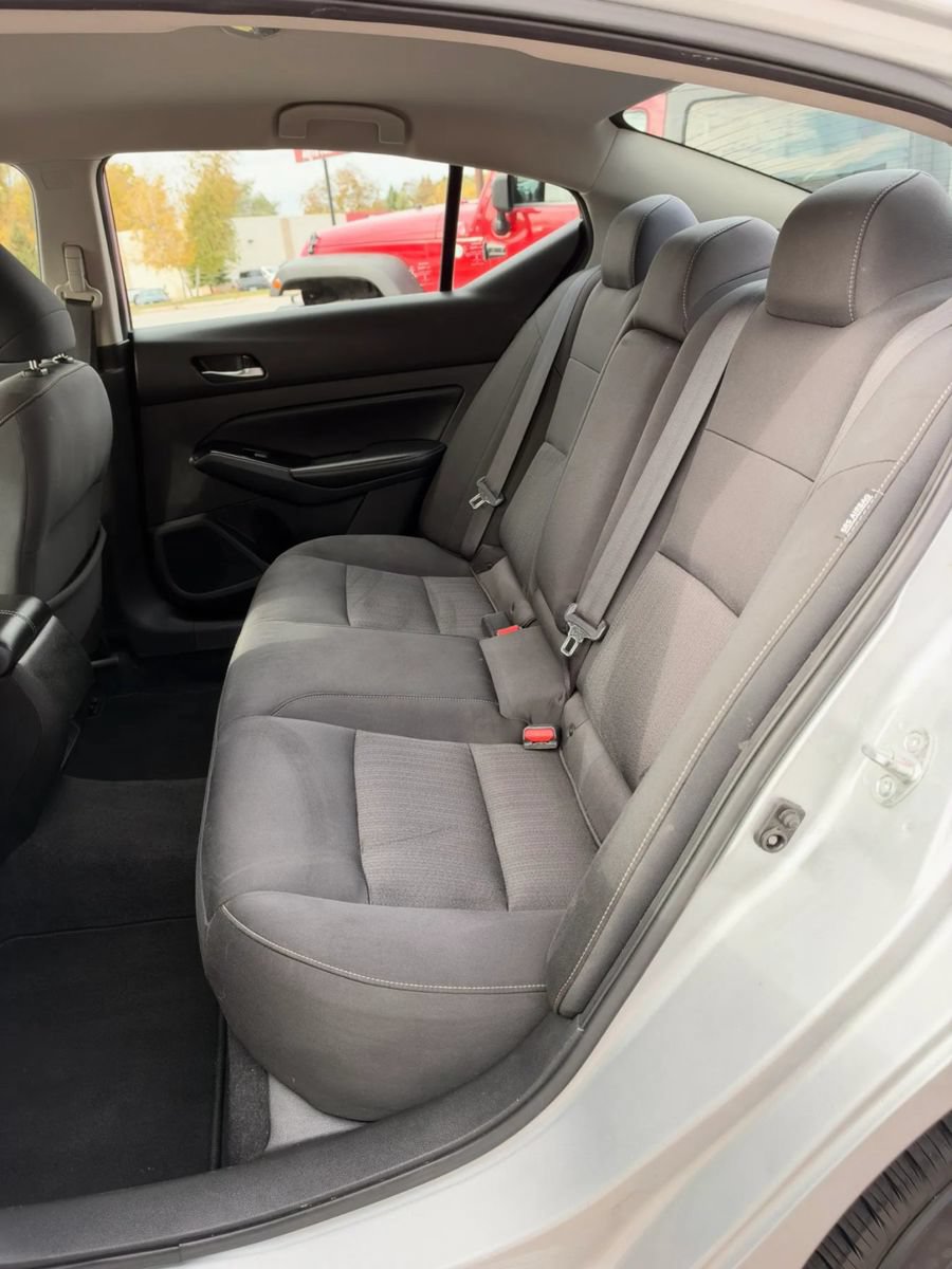 Used 2021 Nissan Altima 2.5 SV AWD/4WD image 12