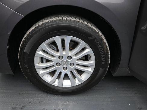Used 2016 Toyota Sienna XLE image 20