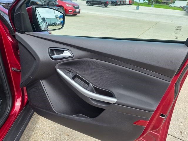 Used 2014 Ford Focus SE w/ Equipment Group 201A FWD image 15