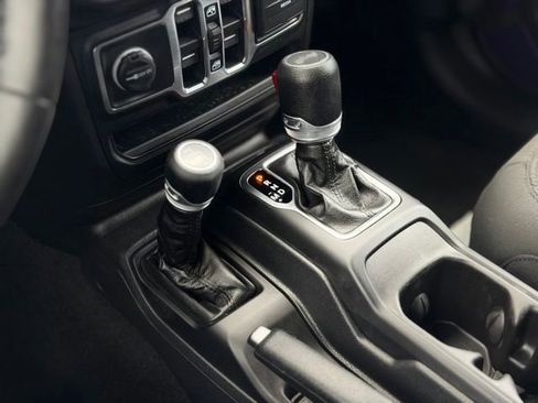 Used 2023 Jeep Wrangler Unlimited Sport w/ Sun And Sound Package AWD/4WD image 18