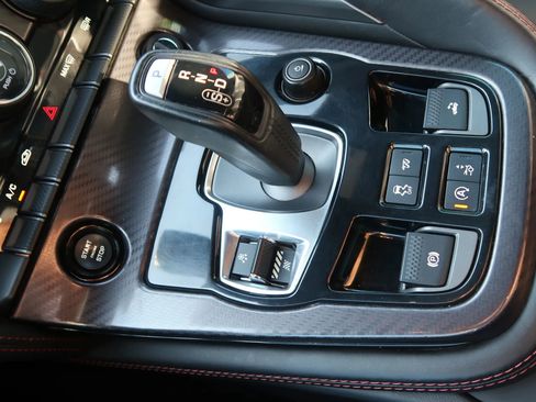 Used 2016 Jaguar F-TYPE R image 27