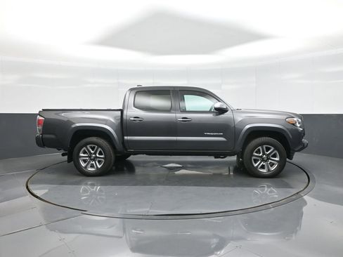 Certified 2017 Toyota Tacoma Limited AWD/4WD image 8
