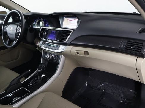 Used 2014 Honda Accord Touring image 9