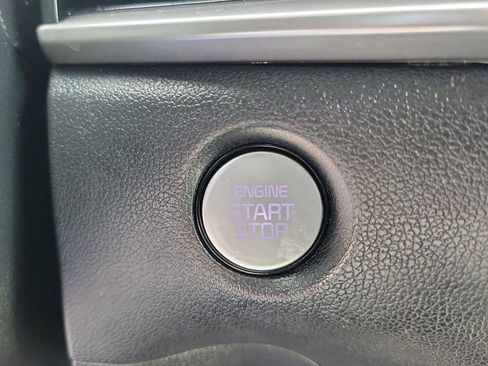 Used 2025 Kia Sorento S image 28