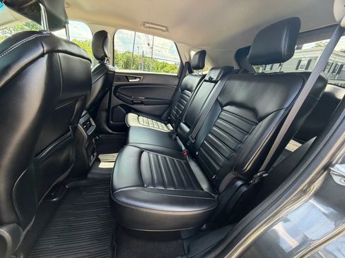 Used 2019 Ford Edge SEL w/ Equipment Group 201A AWD/4WD image 18