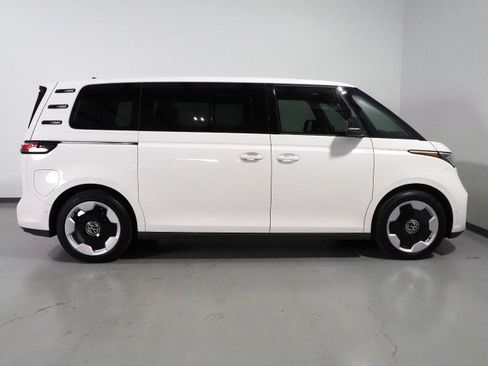 Used 2025 Volkswagen ID. Buzz Pro S image 4