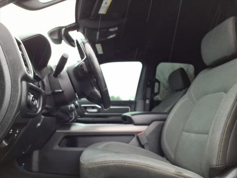 Certified 2022 RAM 1500 Big Horn w/ Night Edition image 21