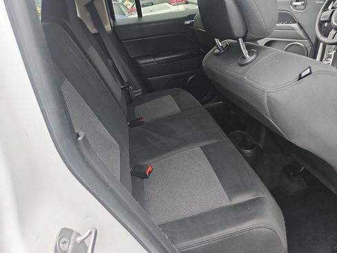Used 2014 Jeep Patriot Latitude AWD/4WD image 19