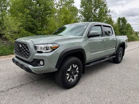 Used 2023 Toyota Tacoma TRD Off-Road AWD/4WD image 1