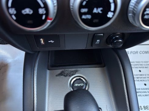 Used 2025 Mitsubishi Outlander Sport AWD image 21