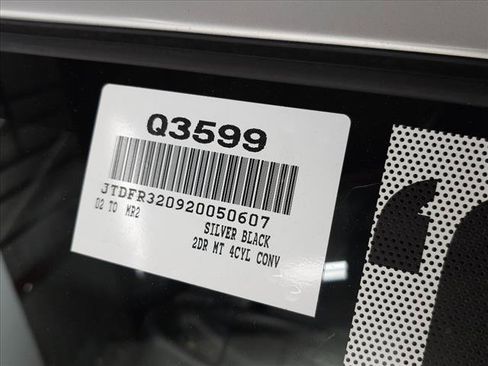 Used 2002 Toyota MR2 image 22