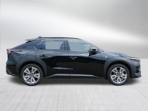 Used 2023 Subaru Solterra AWD image 8