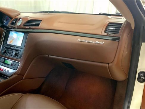 Used 2013 Maserati GranTurismo Sport image 18
