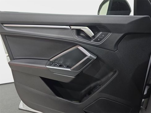 Certified 2025 Audi Q3 2.0T Premium Plus w/ Premium Plus Package image 29