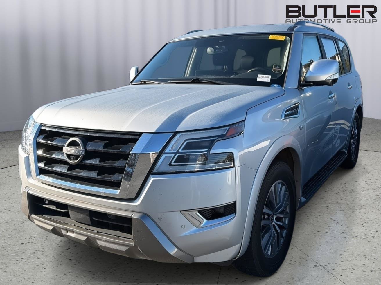 Used 2022 Nissan Armada SL w/ Captain's Chairs Package RWD image 2