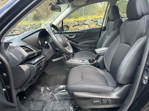 Certified 2023 Subaru Forester Premium AWD/4WD image 14