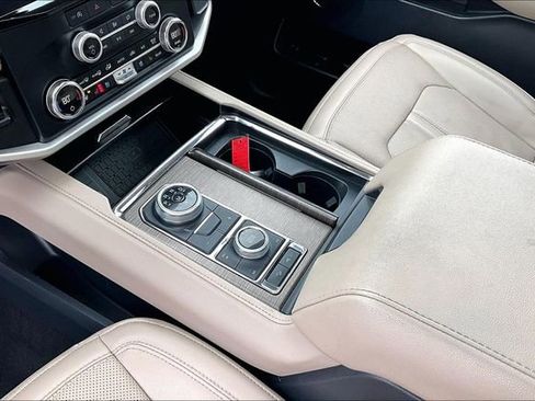 Used 2024 Ford Expedition Max Limited image 13