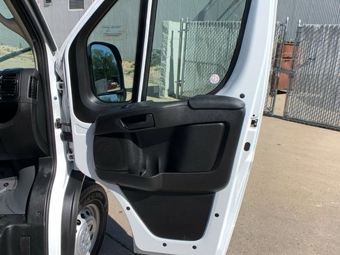 Used 2025 RAM ProMaster 2500 FWD image 18
