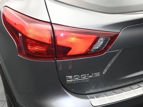 Used 2019 Nissan Rogue Sport SV AWD/4WD image 12