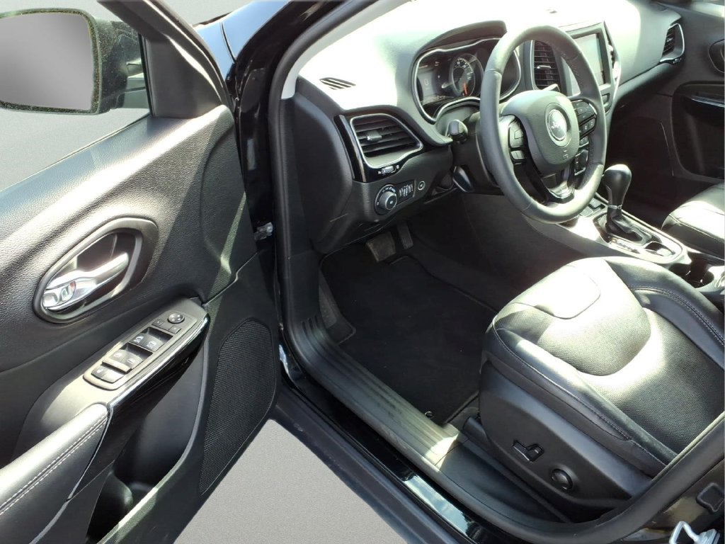 Used 2023 Jeep Cherokee Altitude Lux AWD/4WD image 10