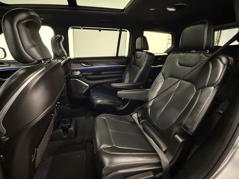 Used 2022 Jeep Grand Cherokee L Overland w/ Advanced Protech Group III image 23