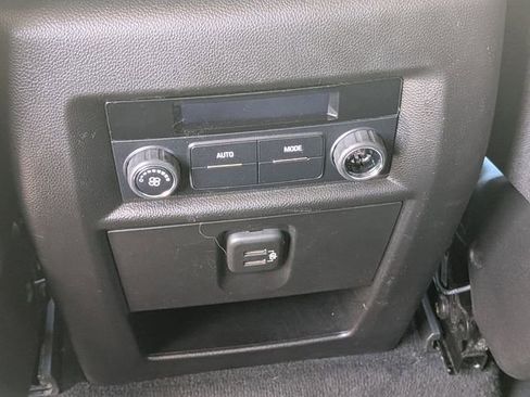 Used 2019 Chevrolet Traverse LT image 14