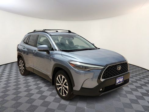 Used 2023 Toyota Corolla Cross XLE w/ Convenience Package image 6