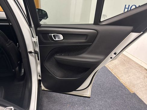 Used 2019 Volvo XC40 T5 R-Design AWD/4WD image 15