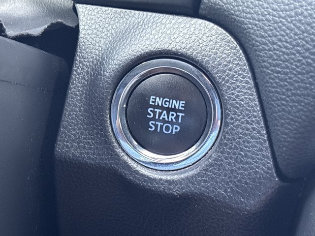 Used 2021 Toyota RAV4 XLE w/ Convenience Package FWD image 27