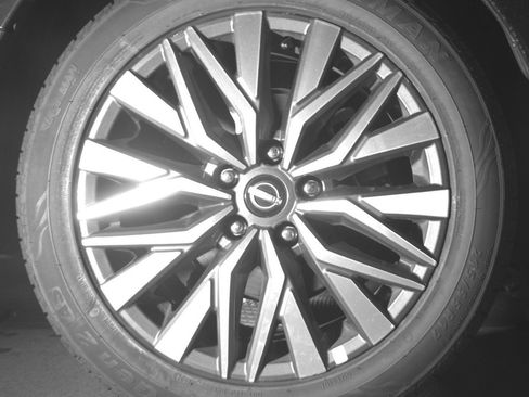 Used 2025 Nissan Altima 2.5 SV FWD image 12