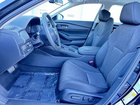 Used 2025 Honda Accord SE image 13