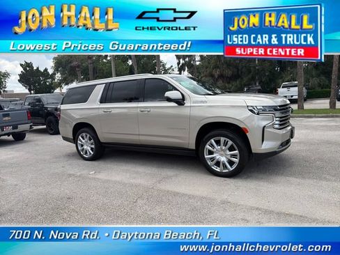Used 2023 Chevrolet Suburban High Country AWD/4WD image 17