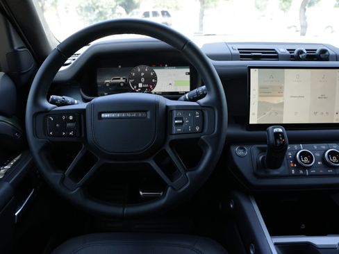 Used 2025 Land Rover Defender 110 X AWD/4WD image 10