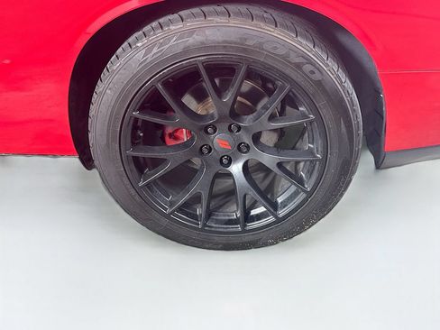 Used 2015 Dodge Challenger R/T Plus RWD image 31