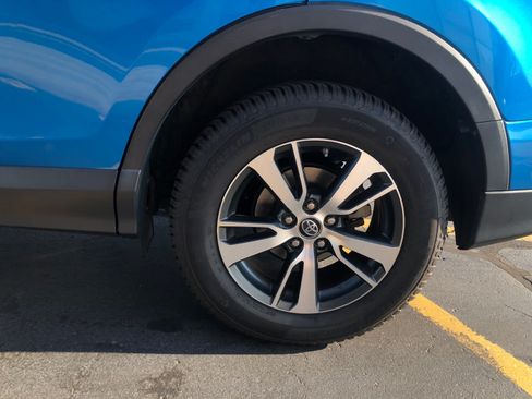 Used 2018 Toyota RAV4 XLE AWD/4WD image 26