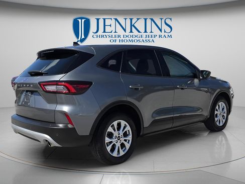 Used 2025 Ford Escape Active w/ Tech Pack #1 FWD image 4