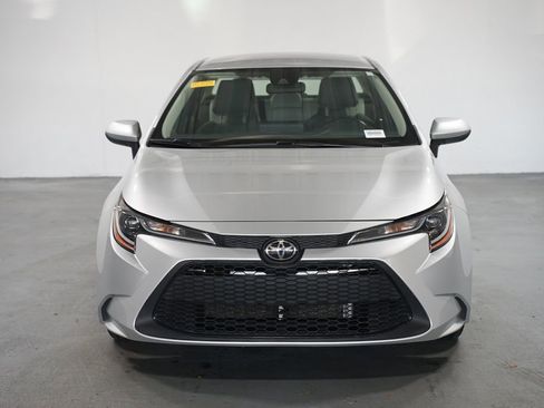 Certified 2022 Toyota Corolla LE image 2
