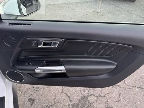 Used 2015 Ford Mustang Premium image 14