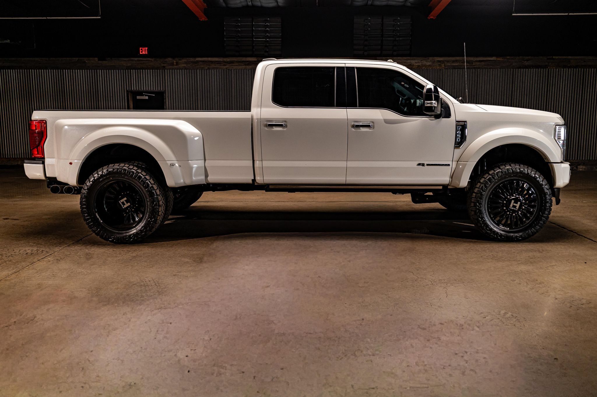 Used 2022 Ford F450 Platinum w/ FX4 Off-Road Package AWD/4WD image 10