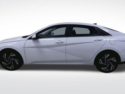 Used 2024 Hyundai Elantra SEL w/ Convenience Package FWD image 21