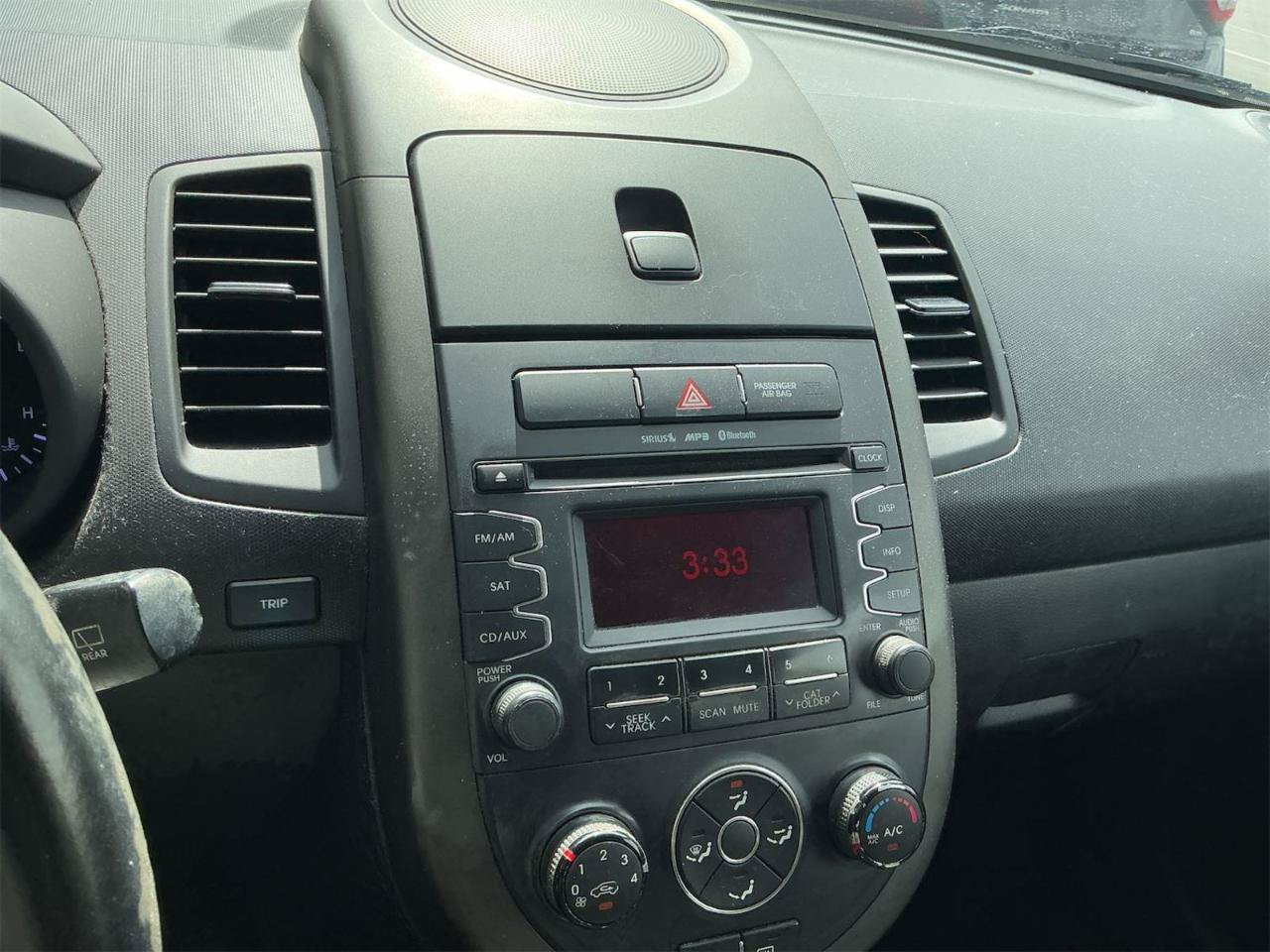 Used 2013 Kia Soul + FWD image 13