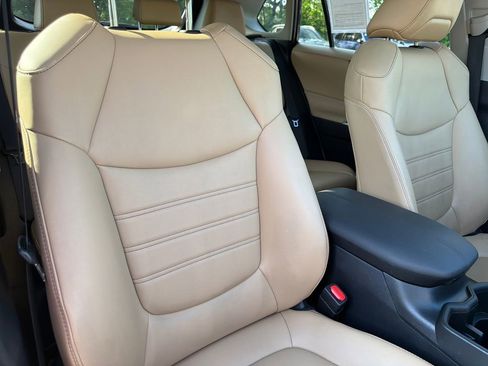 Used 2022 Toyota RAV4 XLE Premium FWD image 54