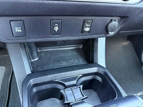 Used 2016 Toyota Tacoma TRD Sport w/ Towing Package image 30