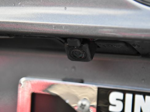 Used 2023 Toyota Highlander XLE image 44