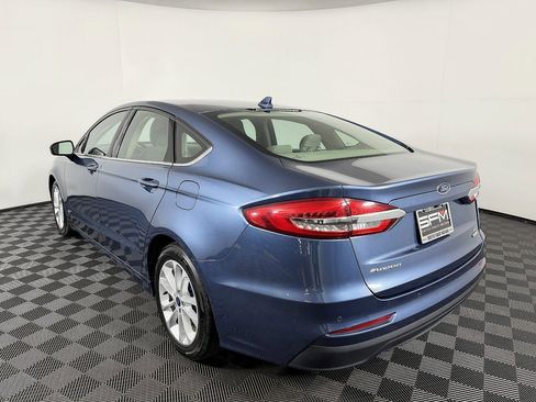 Used 2019 Ford Fusion SE FWD image 16
