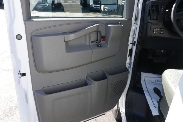 Used 2025 Chevrolet Express 2500 w/ Driver Convenience Package RWD image 14