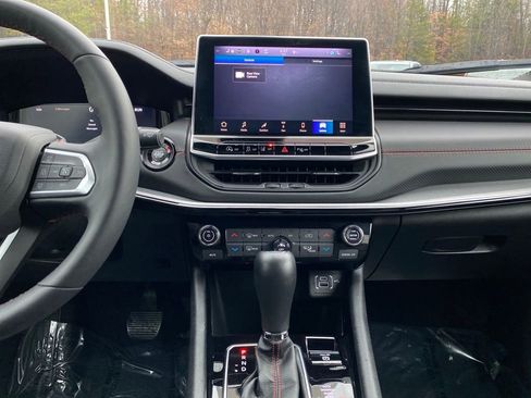 Used 2025 Jeep Compass Trailhawk w/ Trailhawk Elite Group image 22